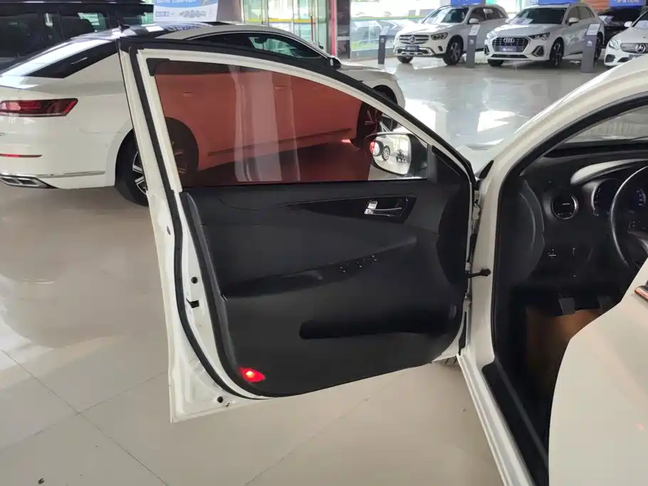 Changan Eado XT — миниатюра 7