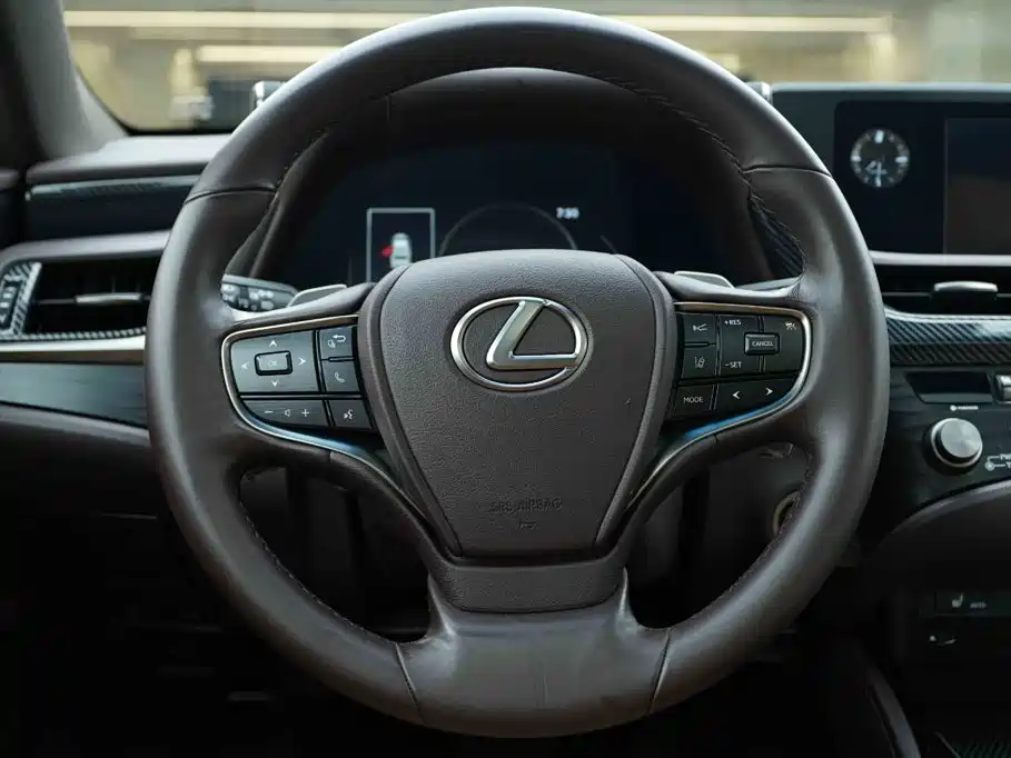 Lexus ES — миниатюра 17