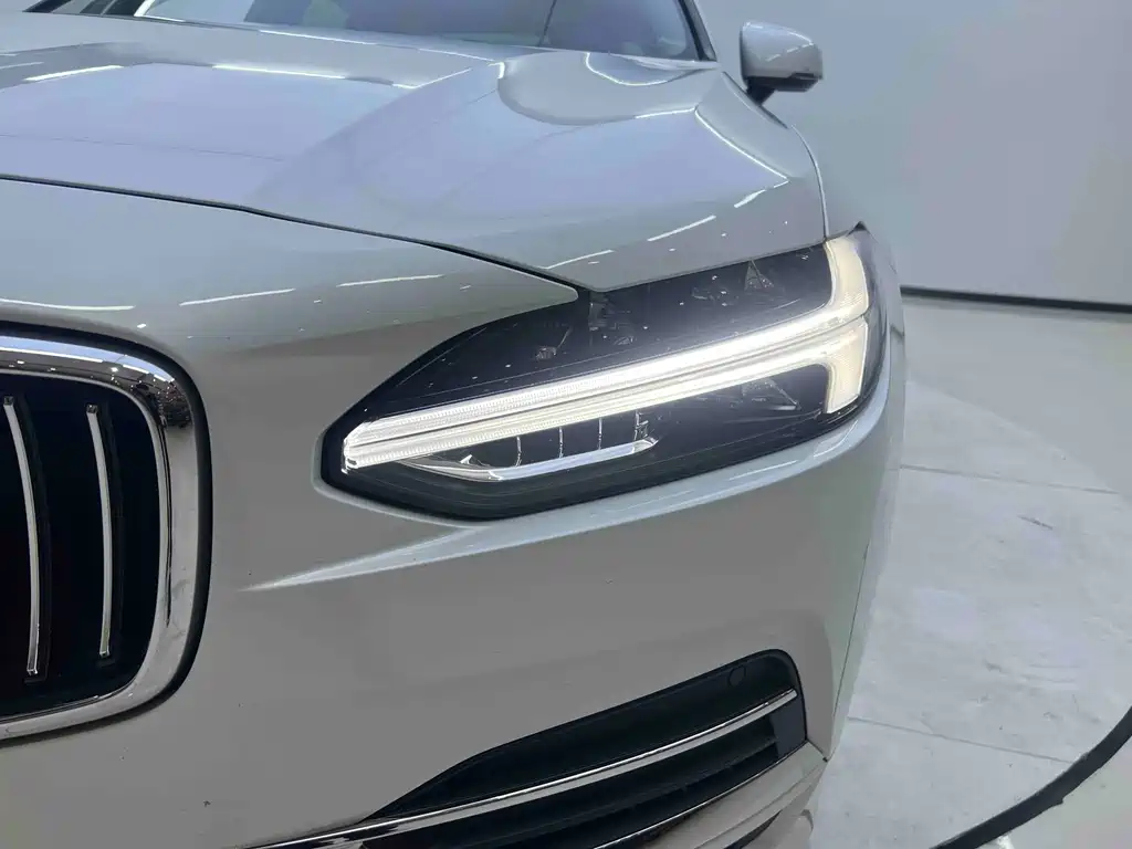 Volvo S90 2020 T8 E Luxury