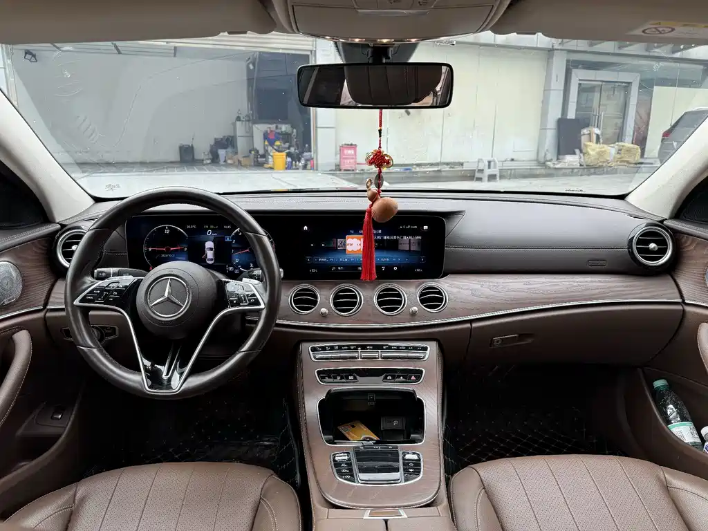 Mercedes-Benz E-Class — миниатюра 4