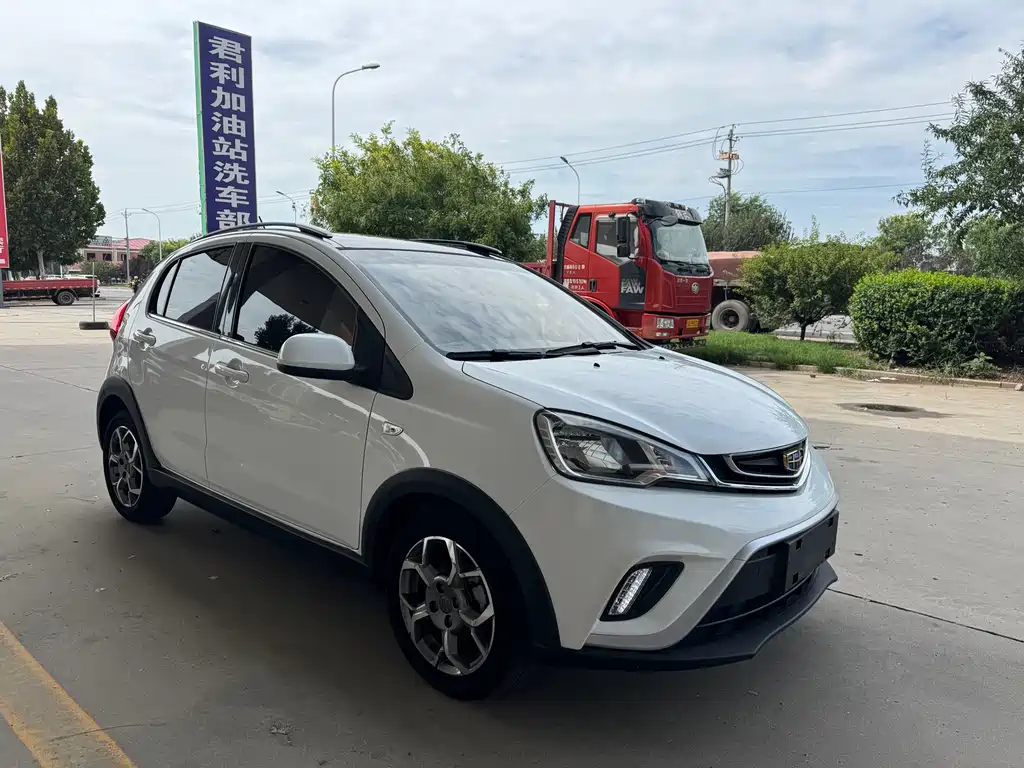 Geely Vision X1 — миниатюра 3