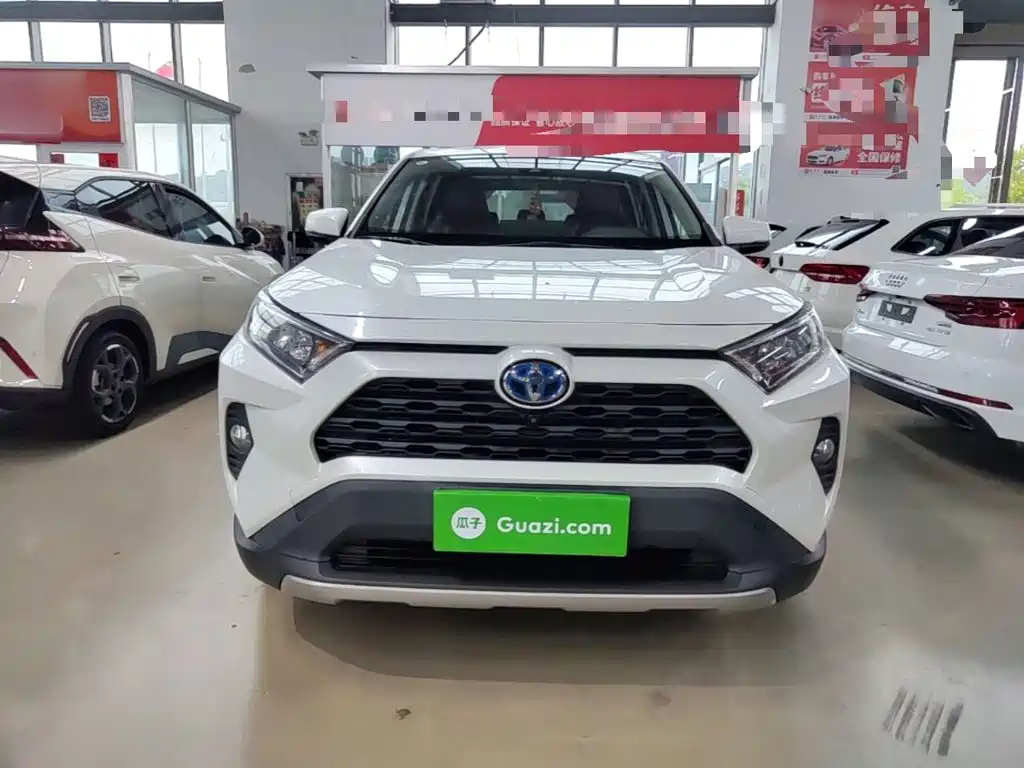 Toyota RAV4 — миниатюра 3