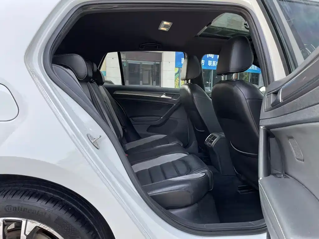 Volkswagen Golf — миниатюра 10