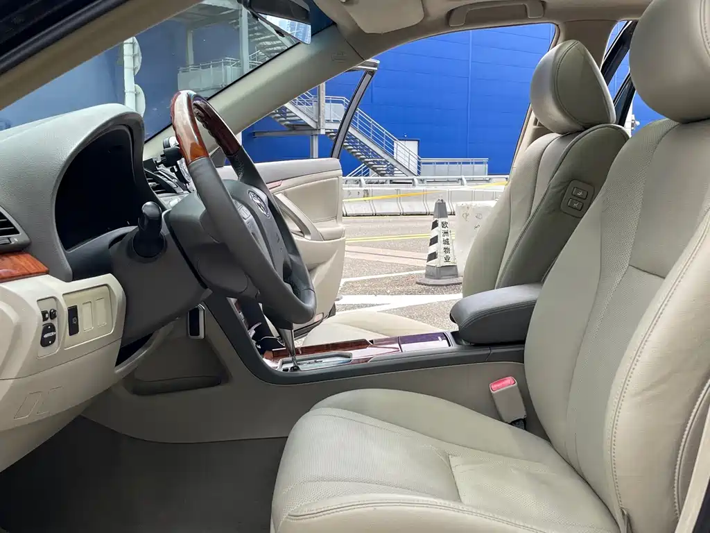 Toyota Camry — миниатюра 7