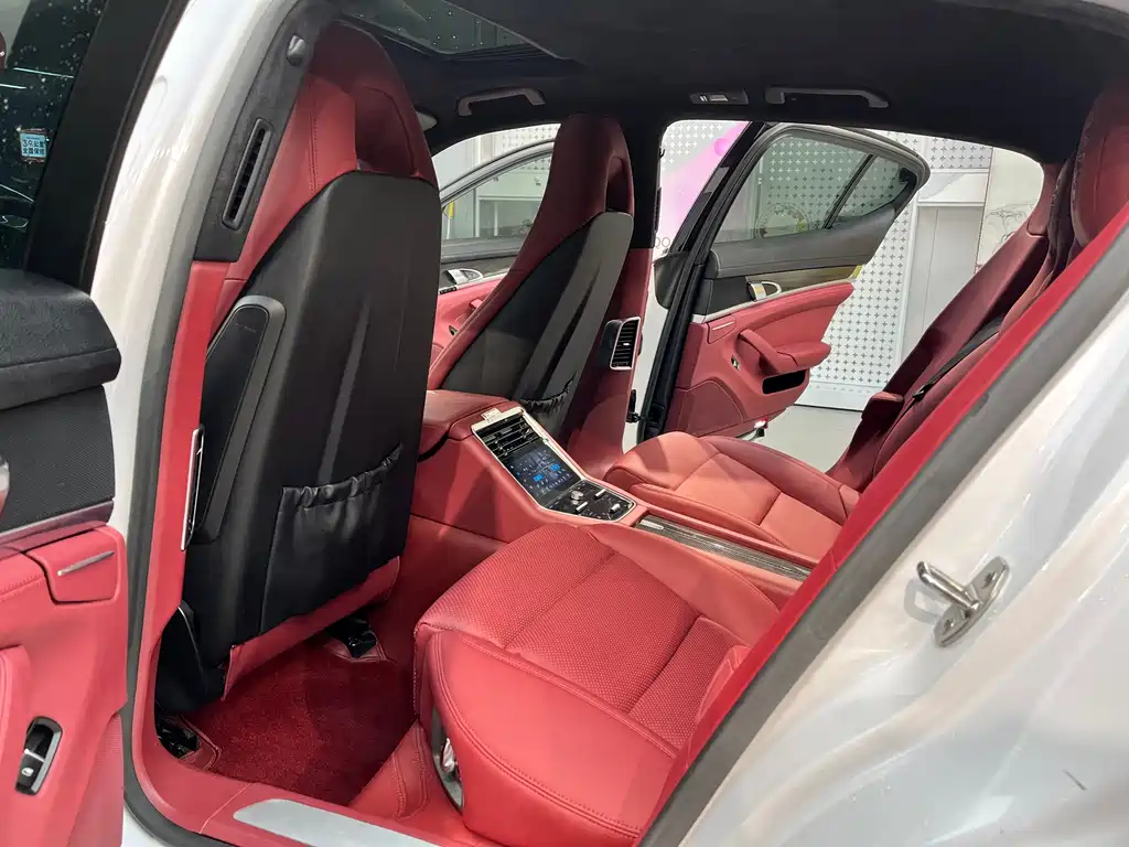 Porsche Panamera 2013 Panamera 4 Platinum Edition 3.6L