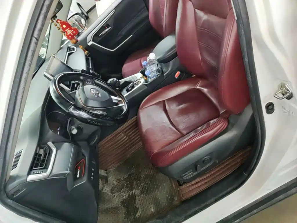 Toyota RAV4 — миниатюра 15
