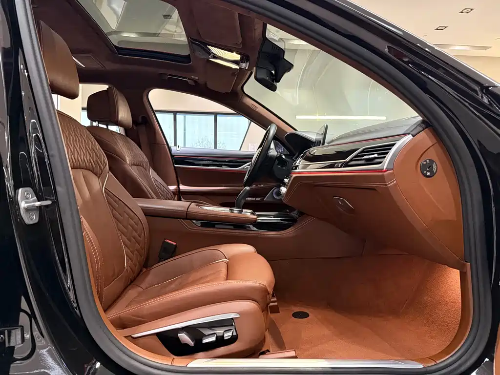 BMW 7 Series 7 2017 750Li xDrive мест