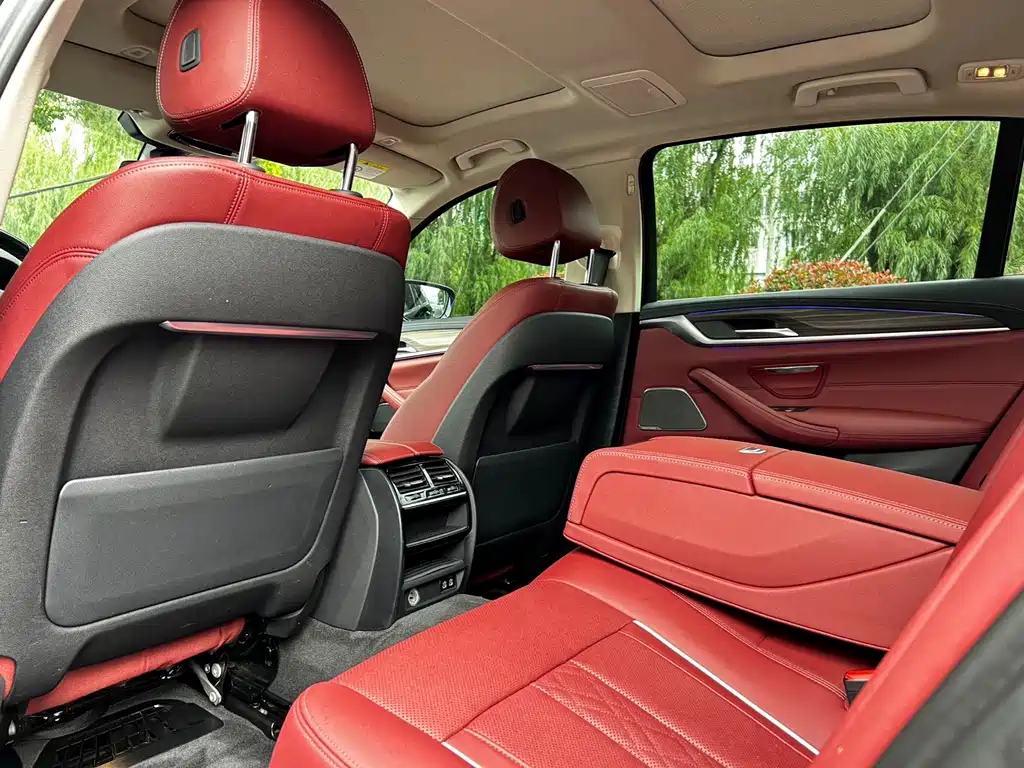 BMW 5 Series — миниатюра 10