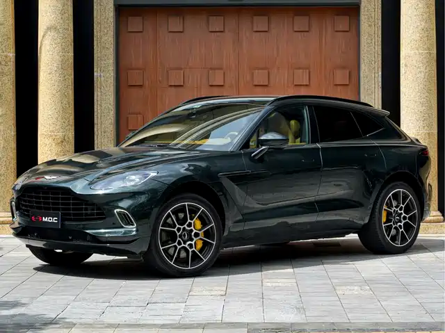 Aston Martin DBX