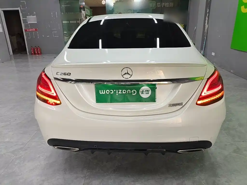 Mercedes-Benz C-Class — миниатюра 6