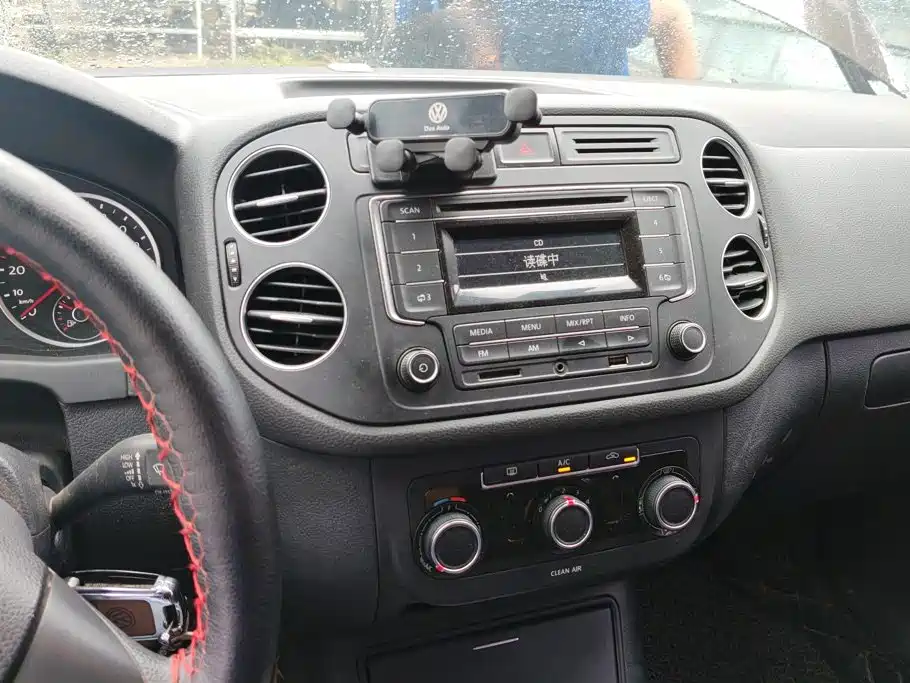 Volkswagen Tiguan — миниатюра 13