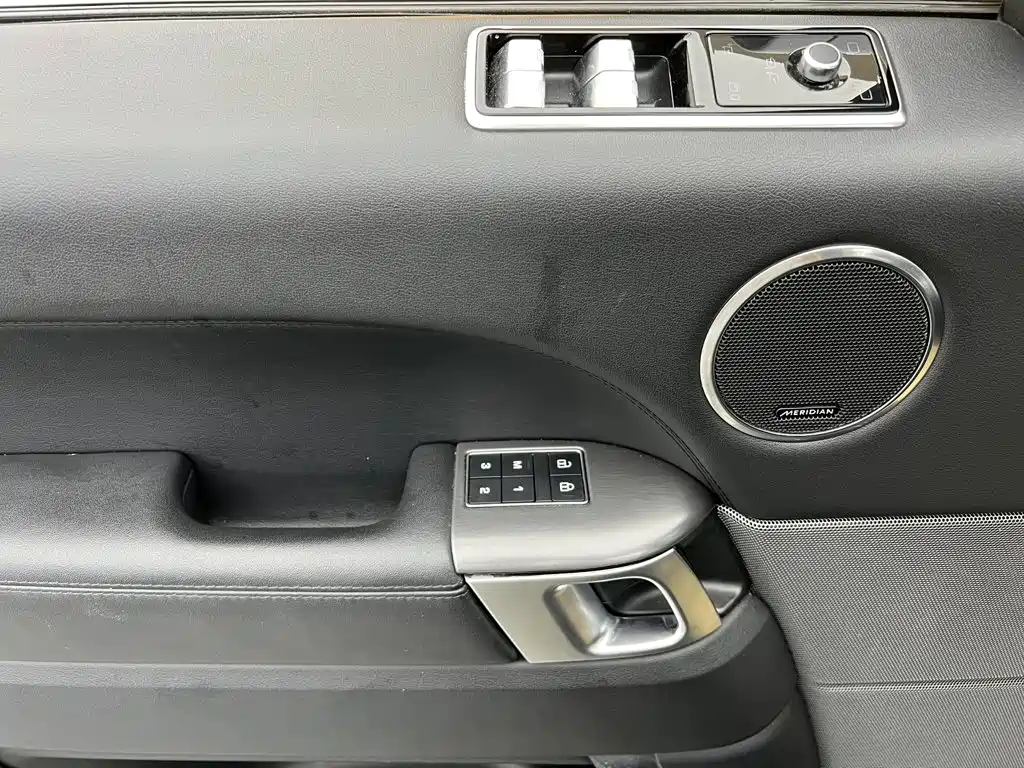 Land Rover Sport PHEV — миниатюра 16