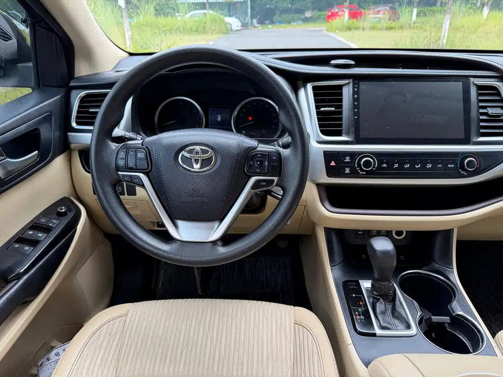 Toyota Highlander — миниатюра 8