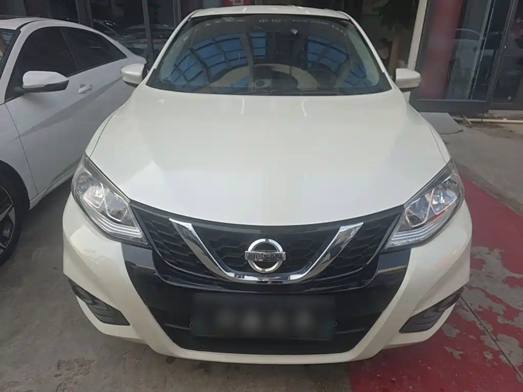 Nissan Tiida — миниатюра 3