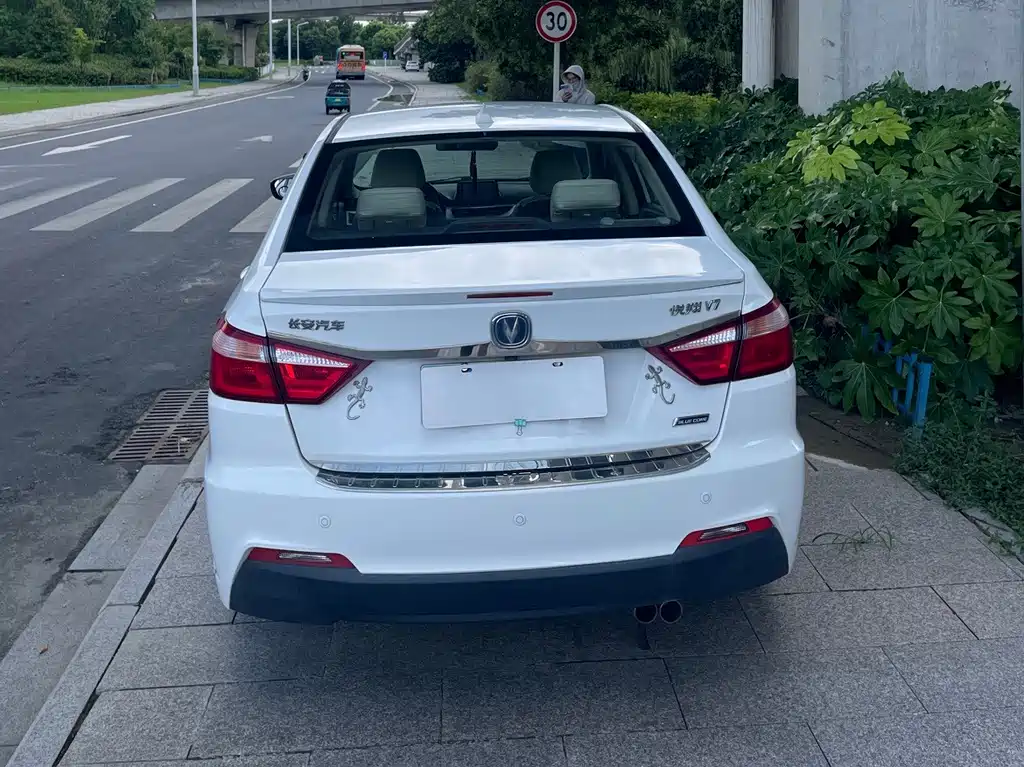 Changan V7 — миниатюра 4