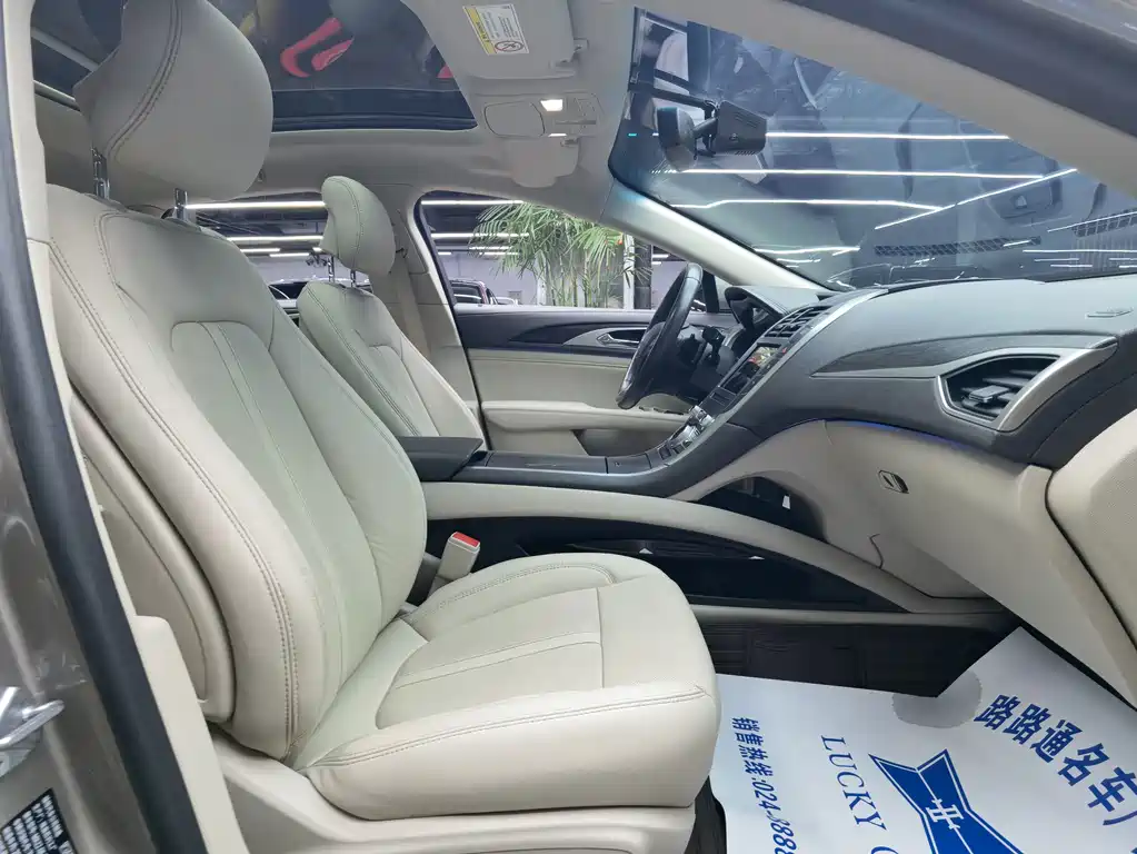 Lincoln MKZ — миниатюра 8