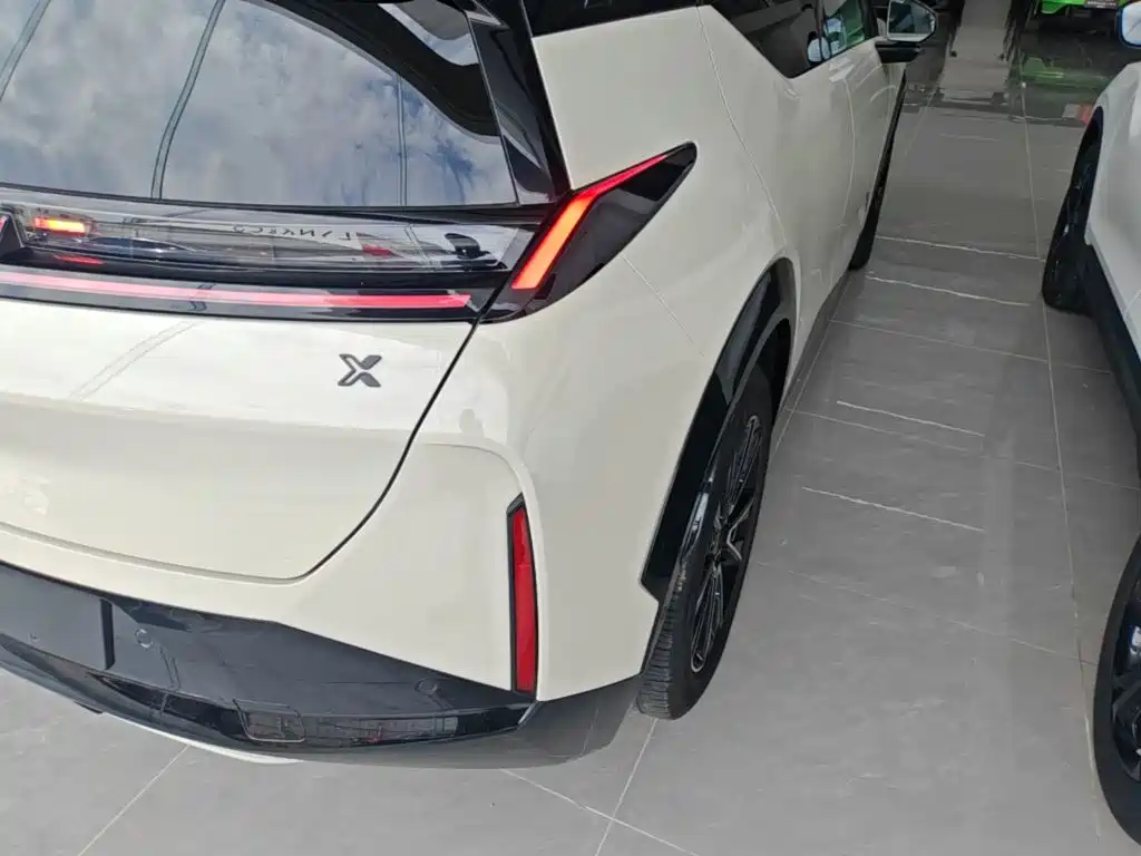 Zeekr X — миниатюра 8