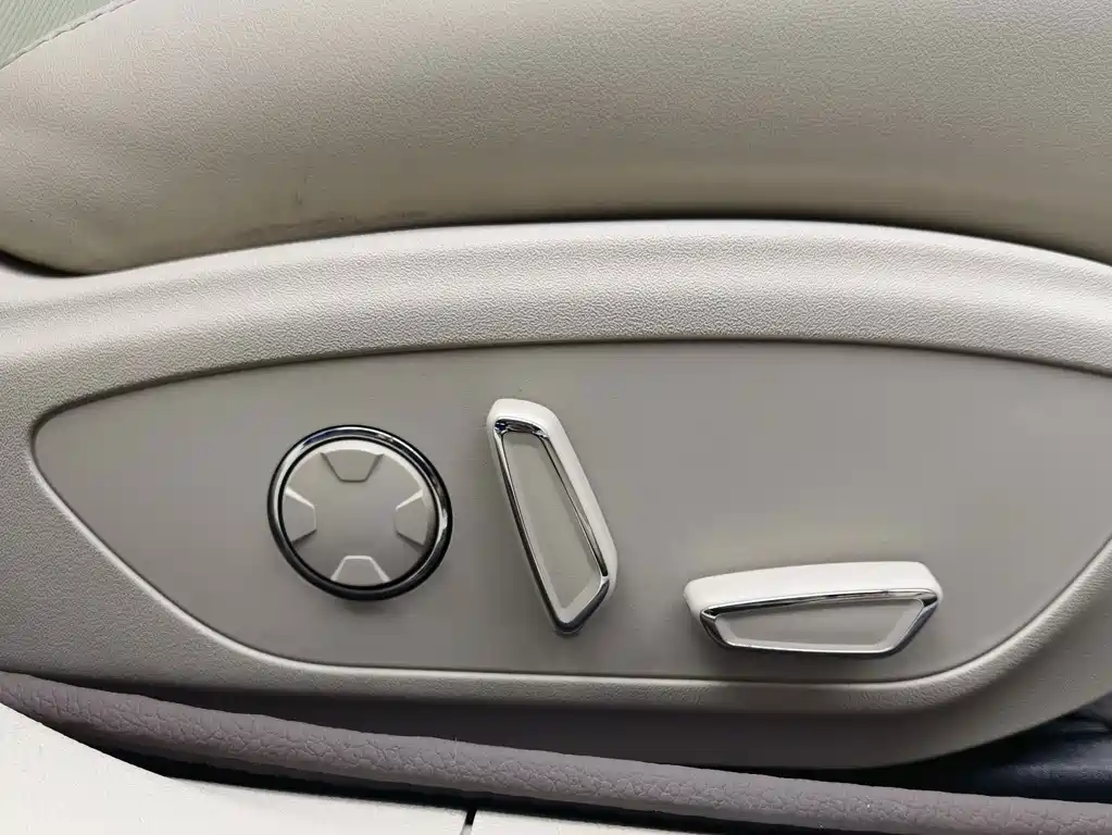 Lincoln MKZ — миниатюра 16