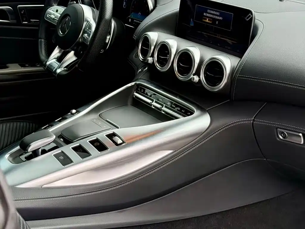 Mercedes-Benz AMG GT - фото 6