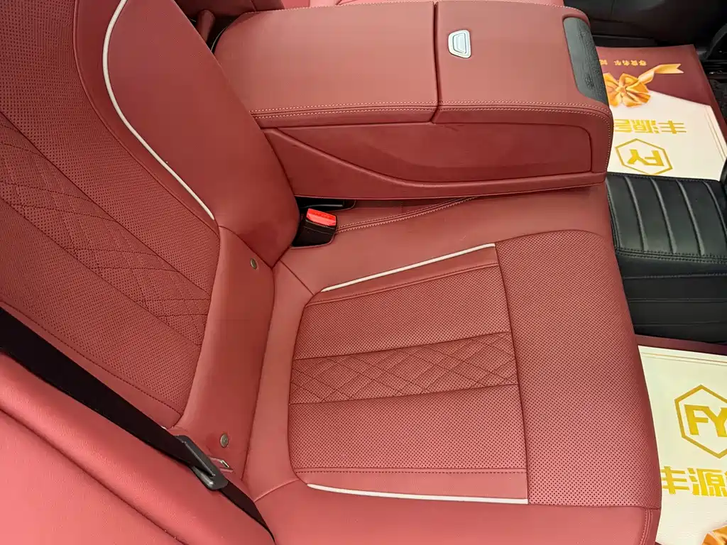 BMW 5 Series — миниатюра 10