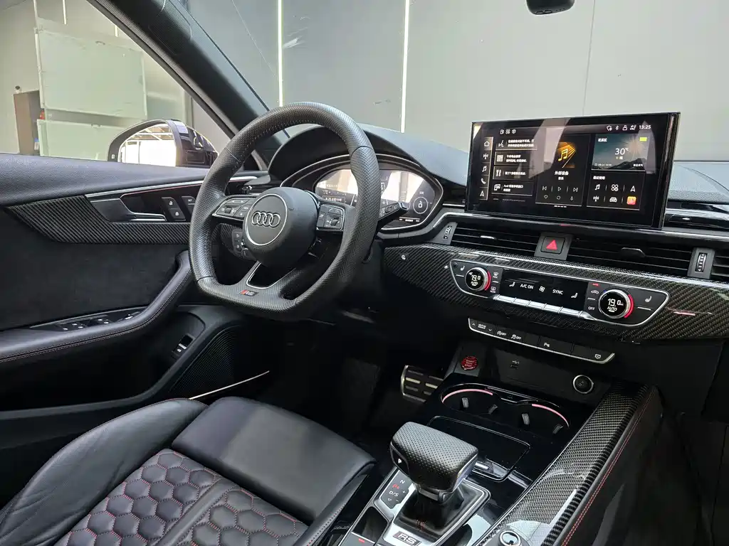 Audi RS 4 — миниатюра 3
