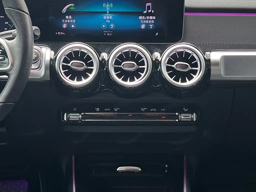 Mercedes-Benz GLB — миниатюра 8