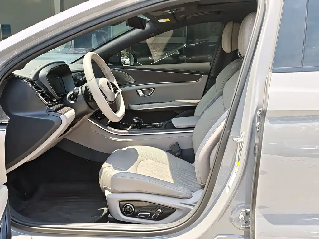 BYD Han 2025 DM-i 125KM Smart Drive