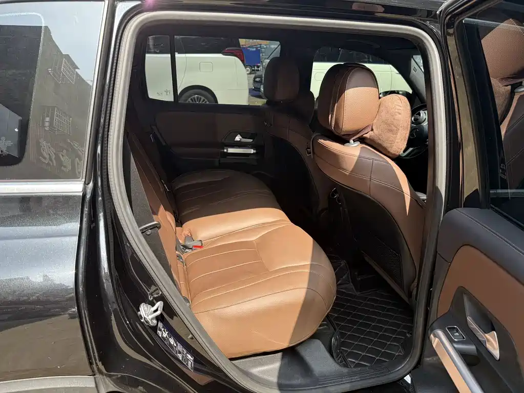 Mercedes-Benz GLB — миниатюра 10