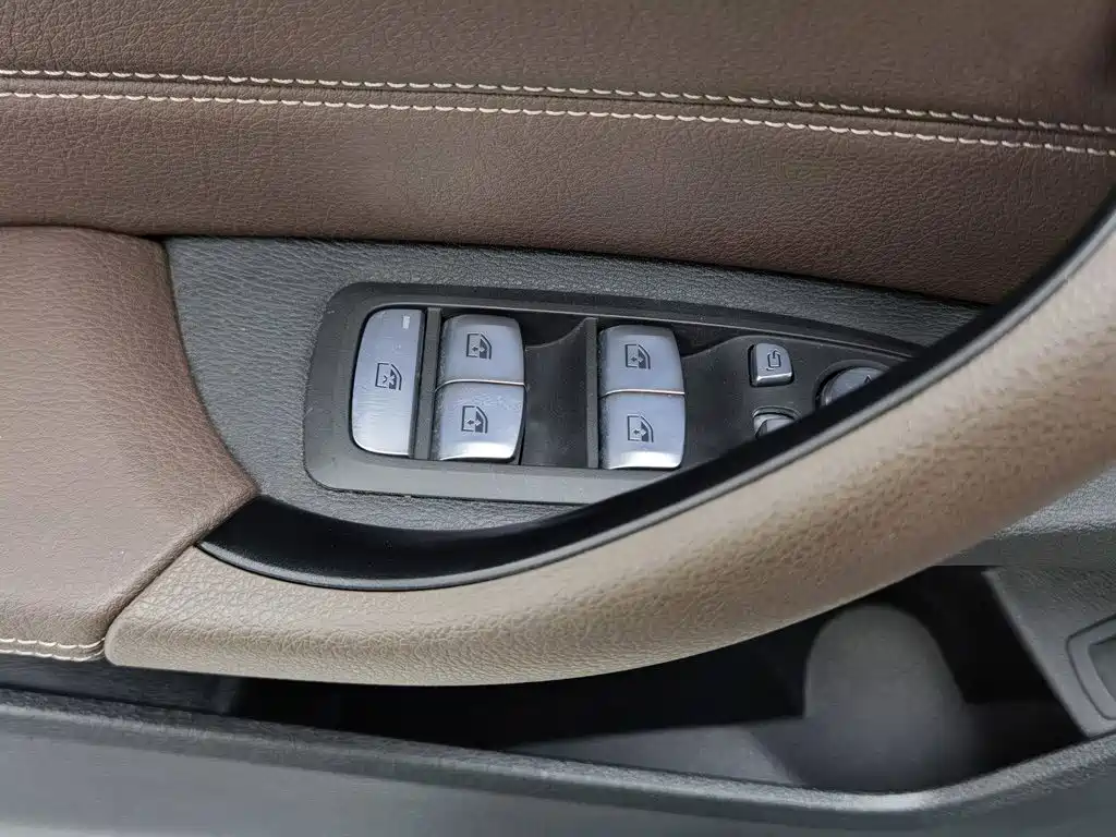 BMW X1 — миниатюра 9