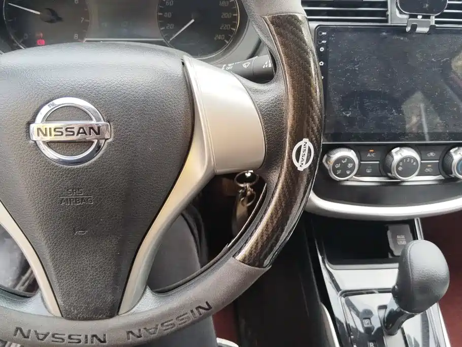 Nissan Tiida — миниатюра 11