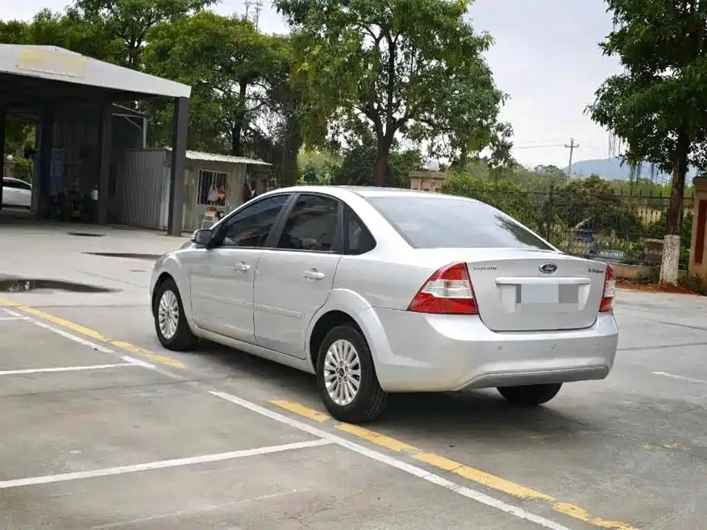 Ford Focus — миниатюра 6