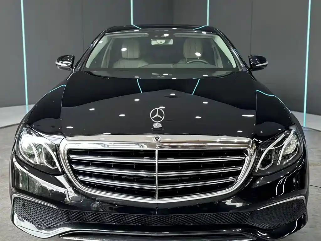 Mercedes-Benz E-Class — миниатюра 2
