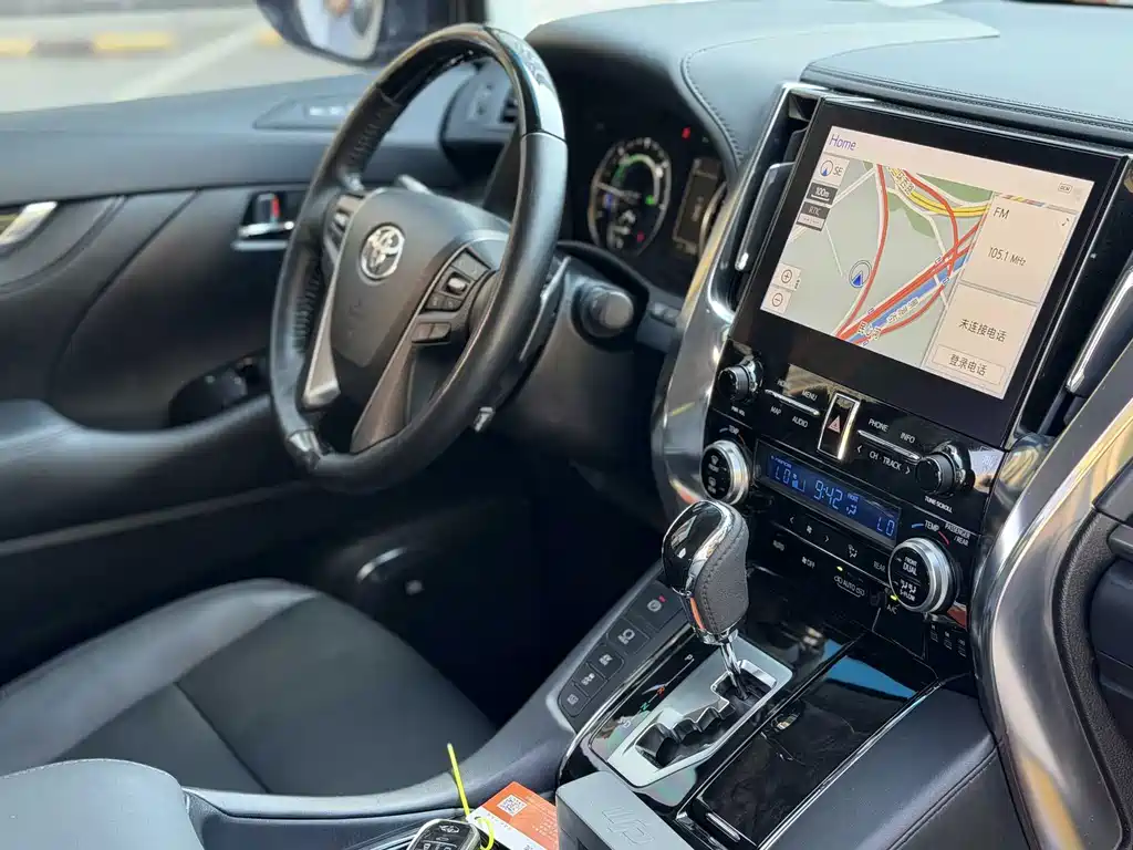 Toyota Vellfire — миниатюра 6