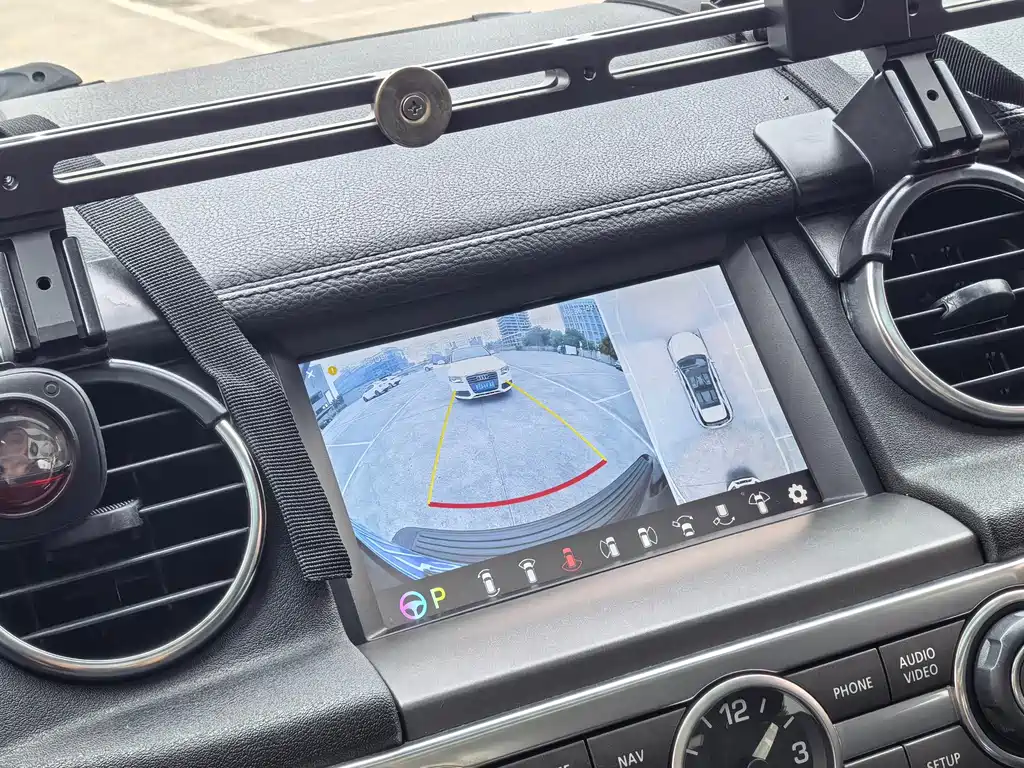 Land Rover Discovery — миниатюра 17