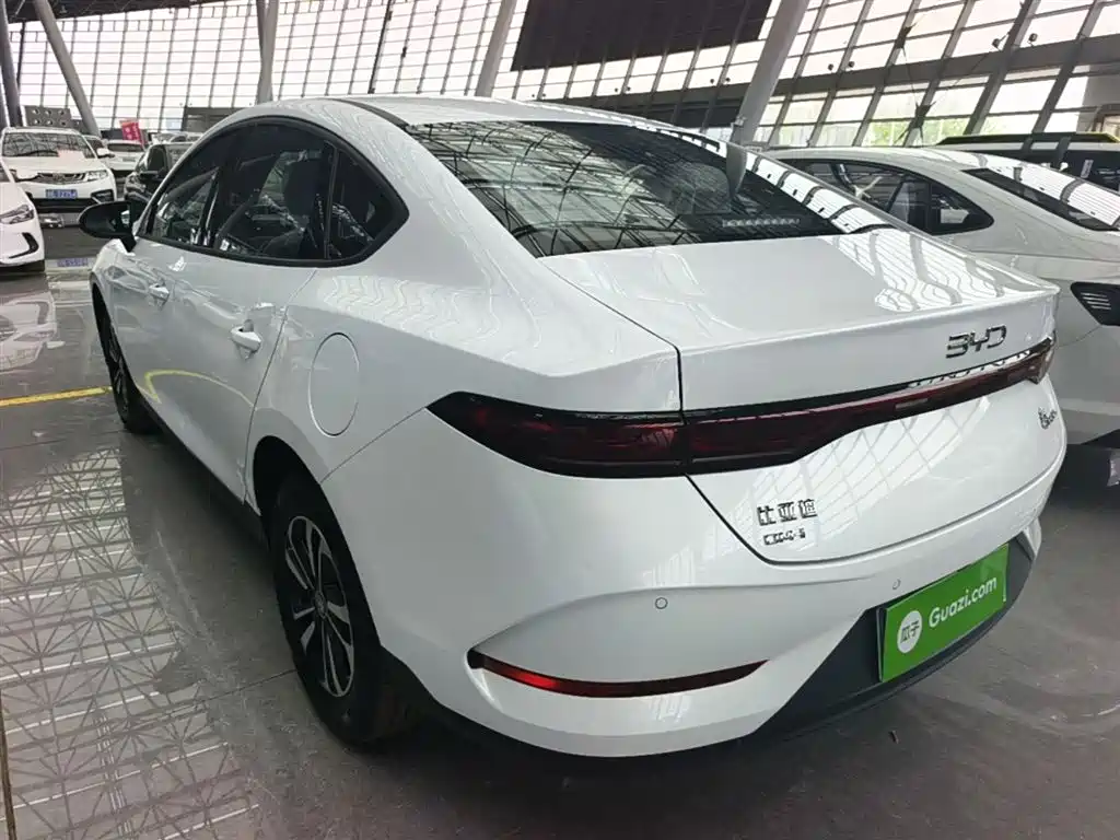 BYD Qin Plus PLUS 2025 DM-i Smart Drive 128KM