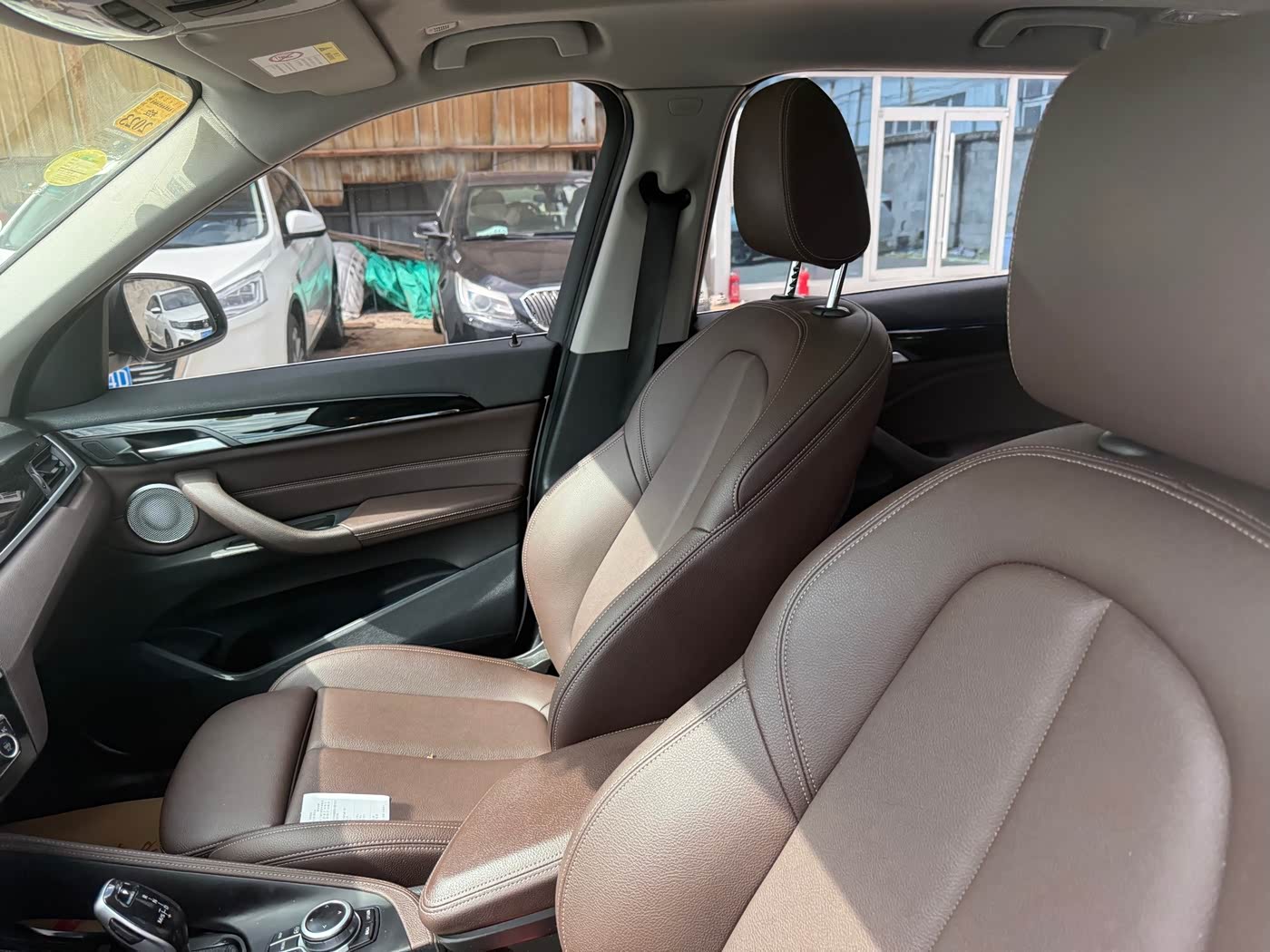 BMW X1 1.5 л 2021 г. Белый, пробег 50000 км