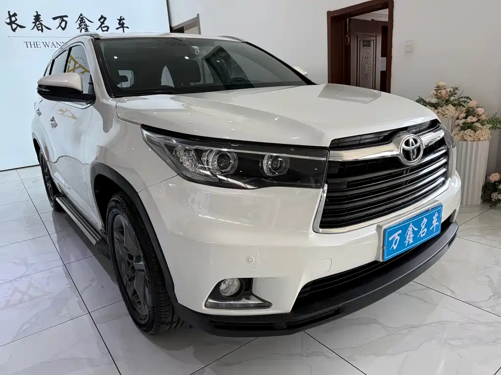TOYOTA HIGHLANDER