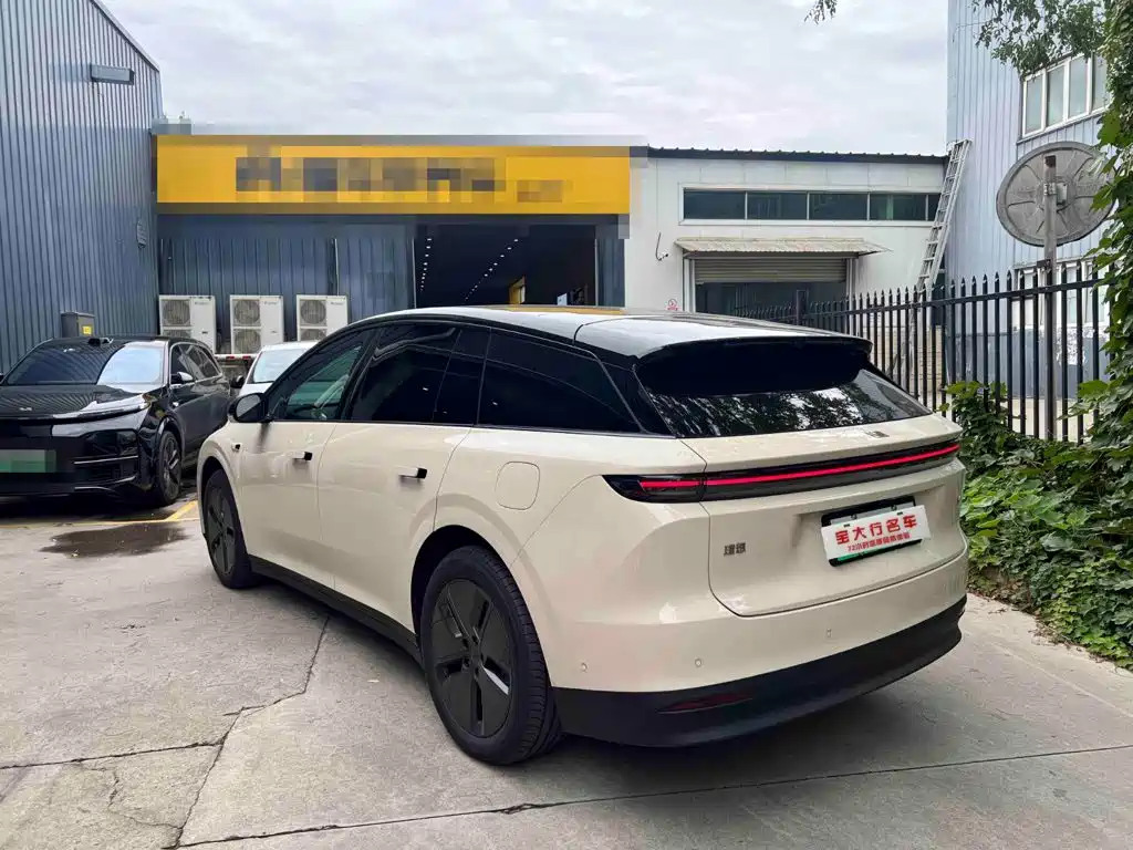 Li Auto Идеальный i6 — миниатюра 2