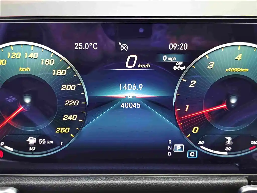 Mercedes-Benz GLB — миниатюра 18