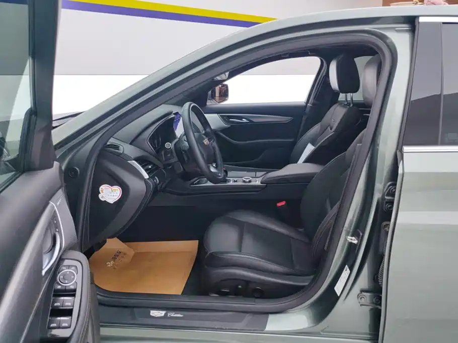 Cadillac CT5 — миниатюра 9