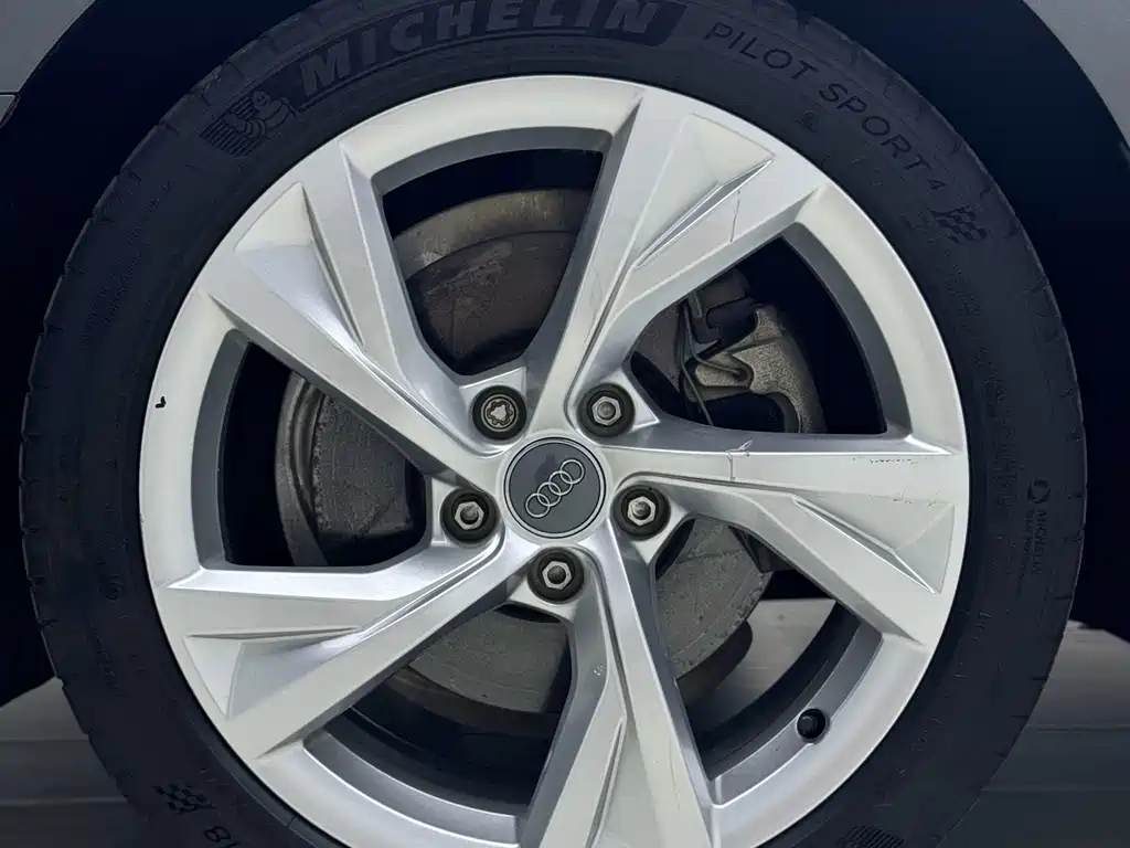 Audi A4L — миниатюра 5