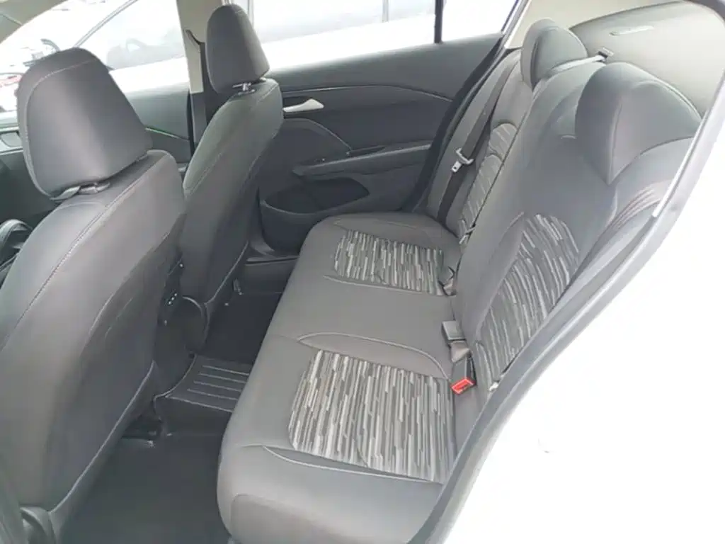Chevrolet Cavalier — миниатюра 17