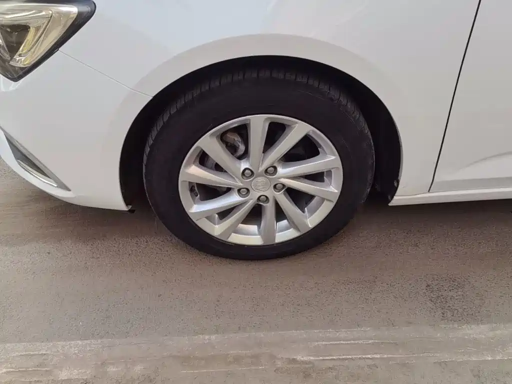 Buick Verano — миниатюра 23