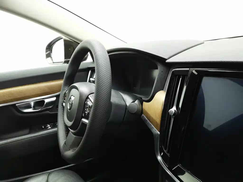 Volvo S90 — миниатюра 22