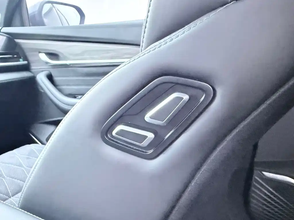Geely Xingyue L — миниатюра 21