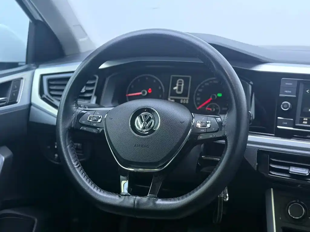 Volkswagen Polo — миниатюра 8