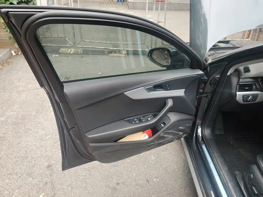 Audi A4 (Import) — миниатюра 7