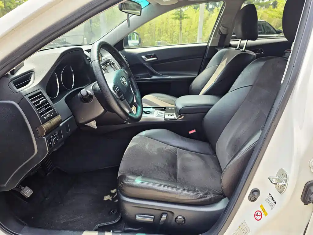 Toyota Reiz 2013 2.5V