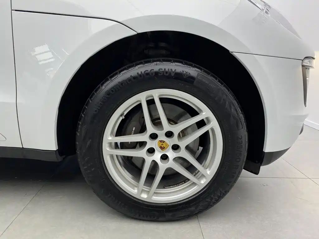 Porsche Macan — миниатюра 8