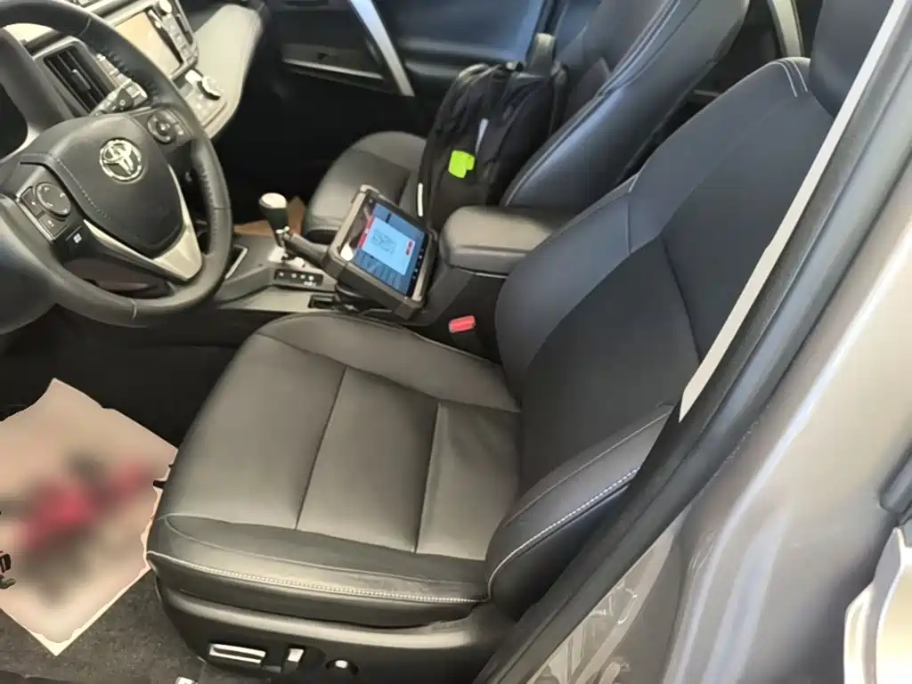 Toyota RAV4 — миниатюра 15